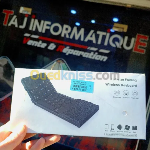 Full-size folding wireless keyboard