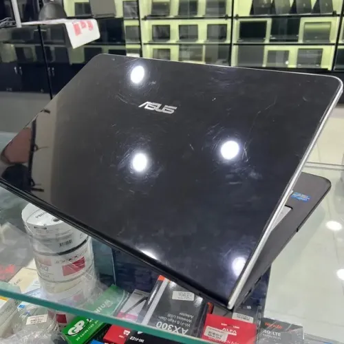 ASUS I7 2EM