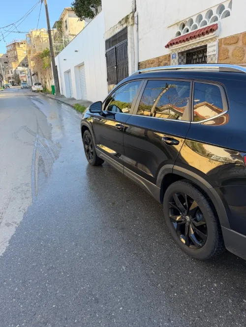 Volkswagen Taos 2023 SE Black 