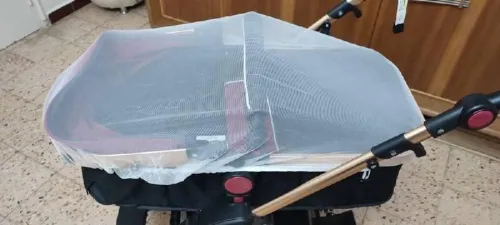 poucette + siège auto + moustiquaire 