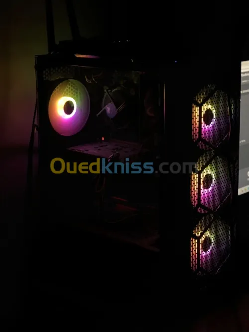 PC gamer avec clavier et souris