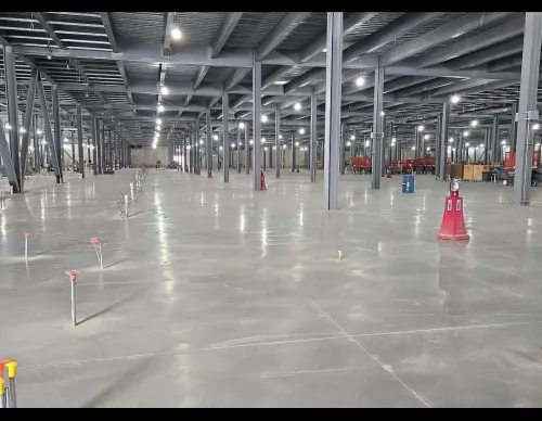 Réalisation de une Coulage de la Béton hélicoptére de Sous sol lissé