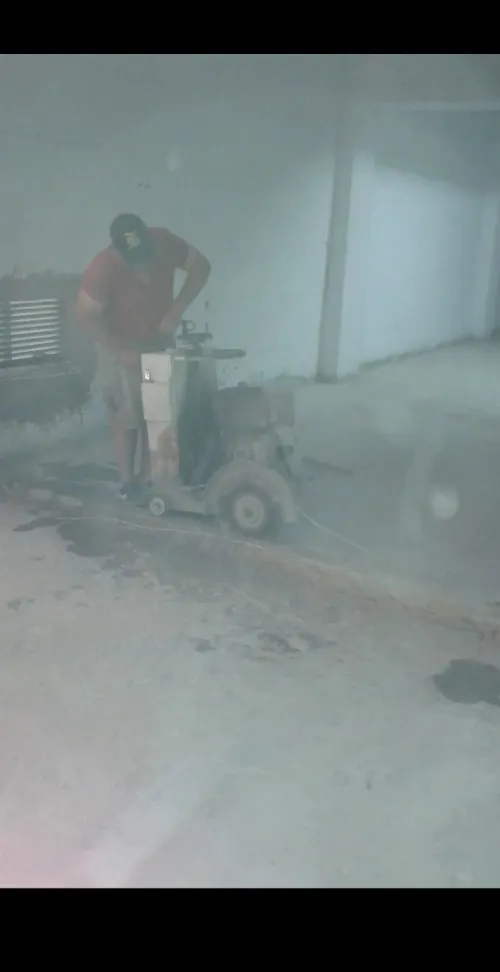 Réalisation de une Coulage de la Béton hélicoptére de Sous sol lissé