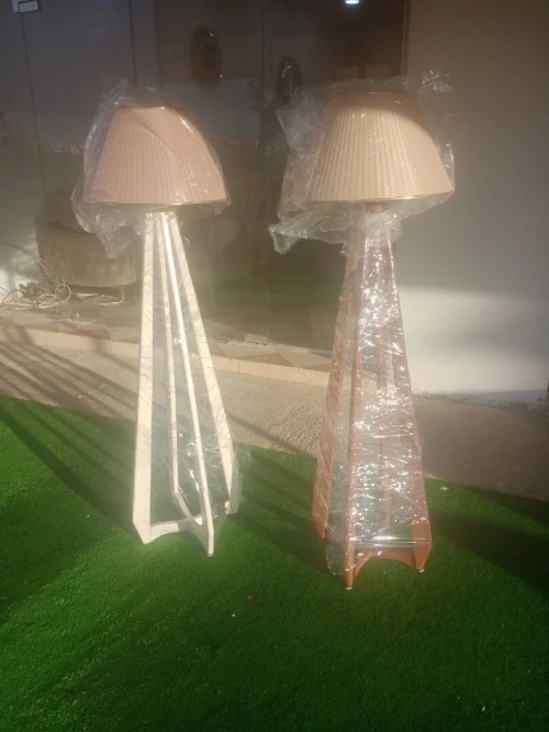 Lampadaire en bois hêre