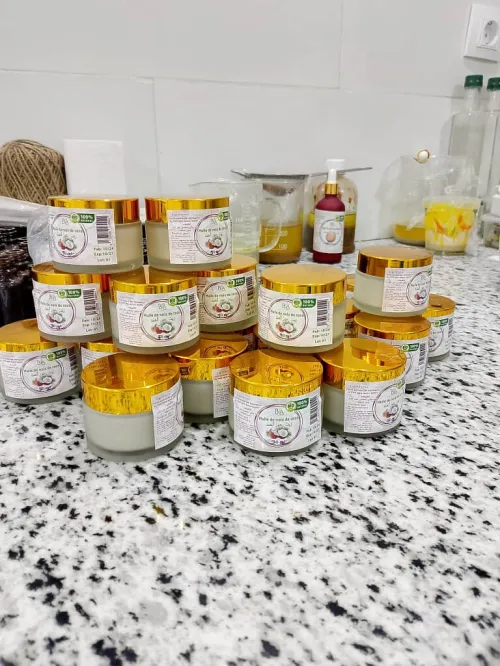 Huile végétales et huiles essentielle زيوت نباتية و زيوت أساسية