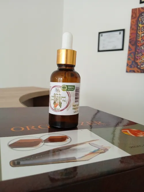 Huile végétales et huiles essentielle زيوت نباتية و زيوت أساسية