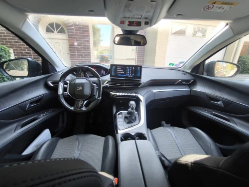 Peugeot 5008 2022 