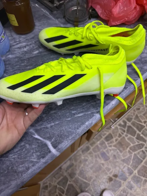 Chaussures de foot adidas 
