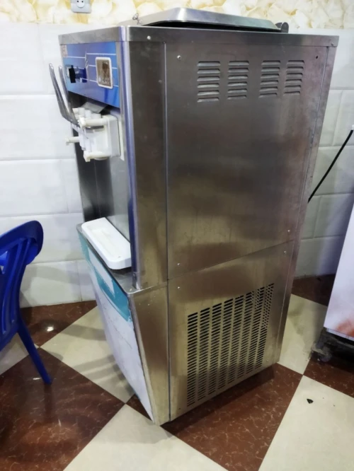 آلة صنع المثلجات كوماف ستار machine a créme comaf star