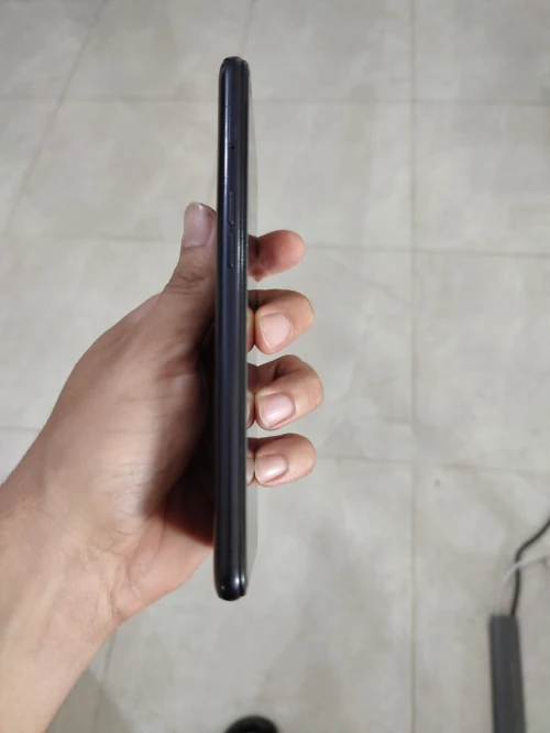 Realme 6s (4/64) avec boîte + chargeur d’origine – bon état 6s