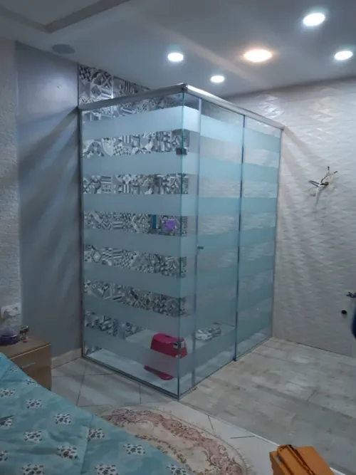 Cabine de douche et vitrin verre trempé sur mesure