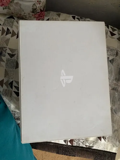 Vr ps4 مع سلاح و كاميرة غير ب 8 ملاين 