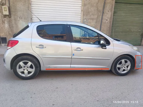 Peugeot 207 2012 Allure 8
