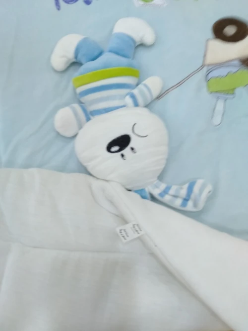 Couvre lit bébé 