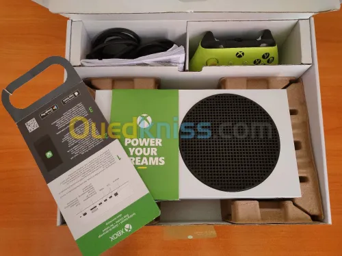 XBOX SERIES S 512GB + Manette Èdition + BATTERIE PDP ORIGINAL