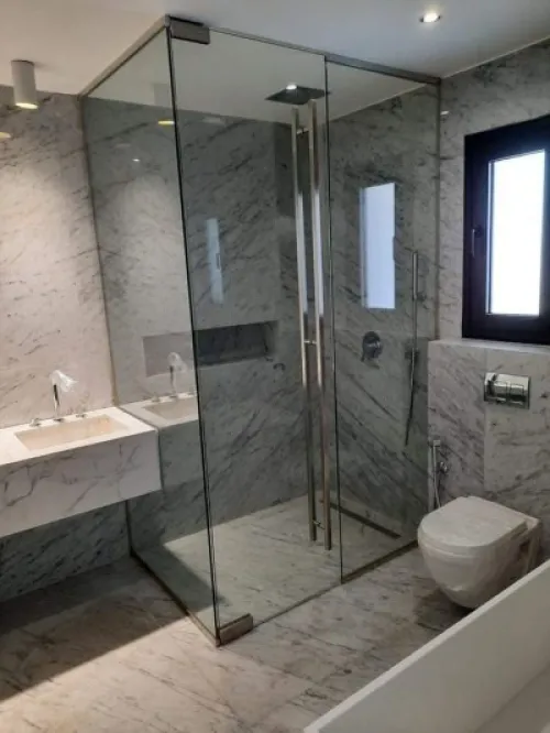 verre trempé ( vitrines, cabine de douche italienne, rampes d'escalier, garde corps) 