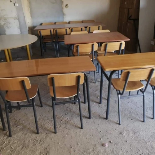 طاولة مدرسية و كرسي 