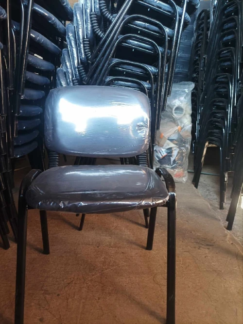 Chaise (كرسي)