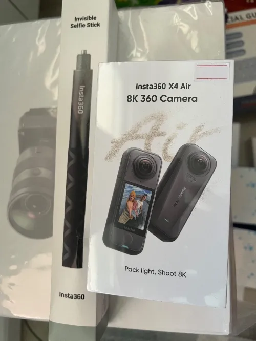 Insta 360 X4 AIR 8K avec baguette