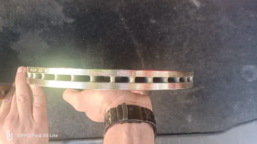 disque de frein perforé de la marque Brembo