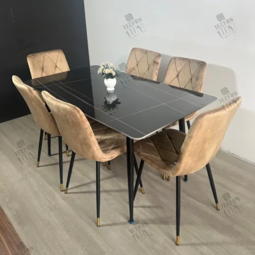 Table marbré avec 6 chaises capitonnées 