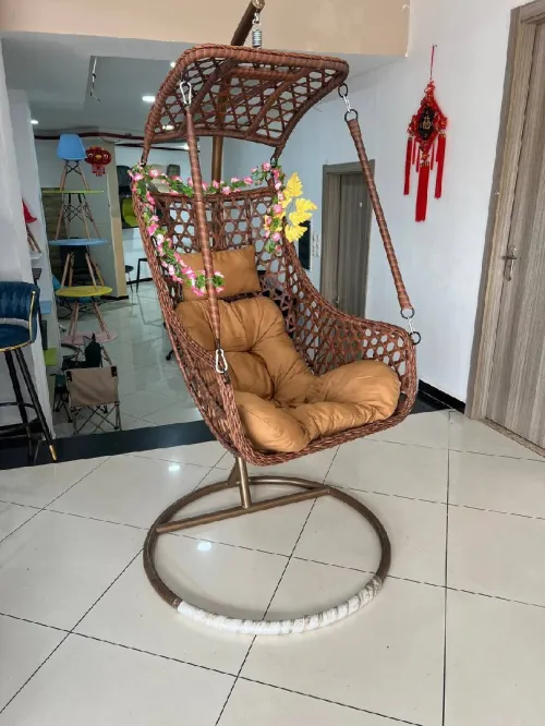 Chaise Balançoire Lotus et d'autres 