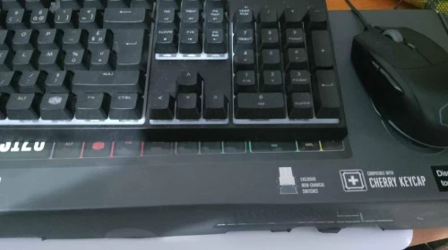 clavier souris gamer rgb cooler master