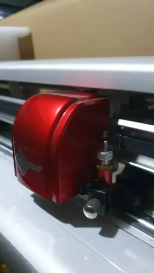 PLOTTER SKY CUT 24 A VENDRE AVEC LOGICIAL SIGN MASTER