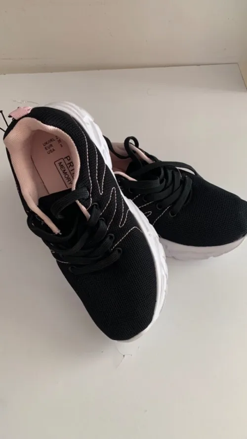 Des baskets pour filles