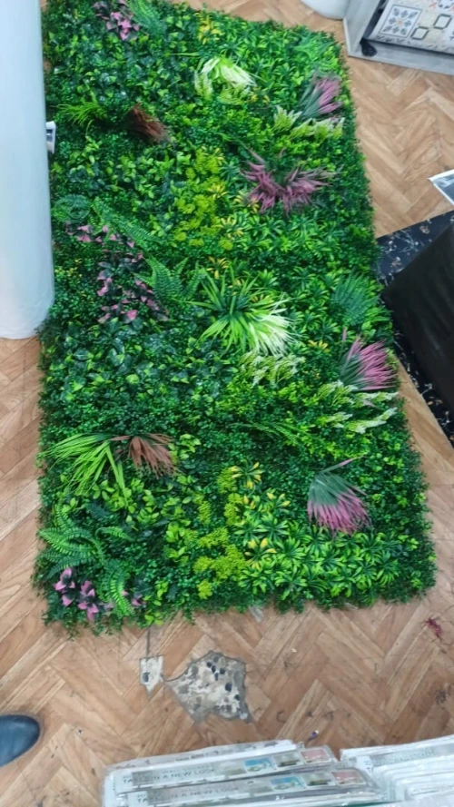 FOURNITURE DE MUR VEGETAL ARTIFICIEl