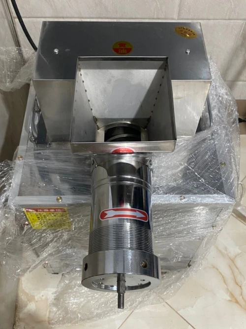 Machine Extrudeuse a pate