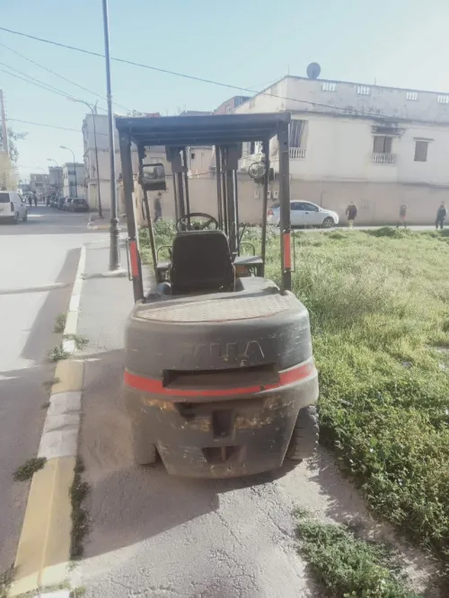 HALLA Clark 2,5T 2003