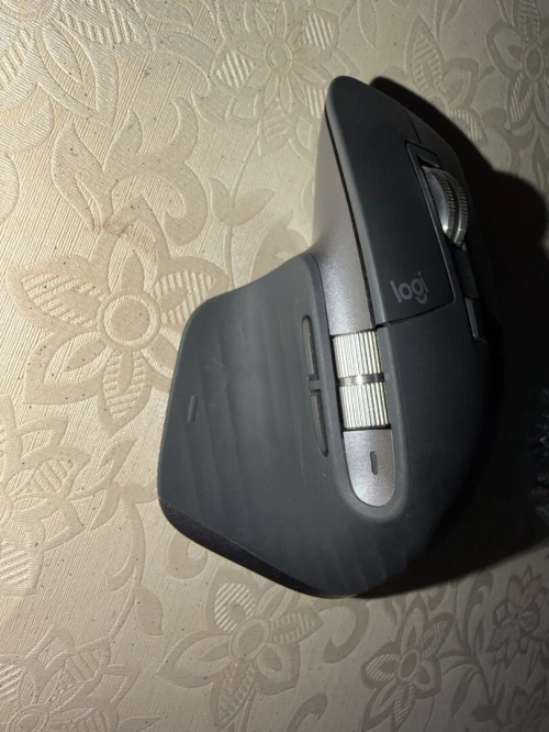 Souris logitech mx master 3s