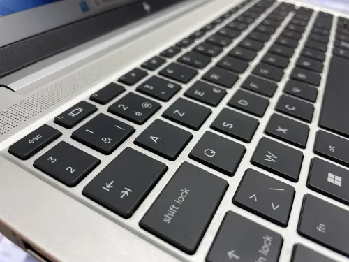 HP EliteBook 640 G10 i5-1345U vPRO 512GB 16GB