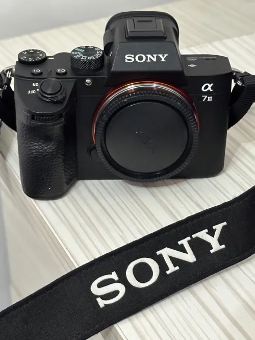Sony A7 III - État Neuf (8 000 clics)