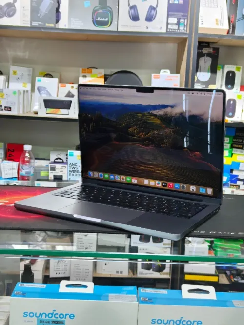 MACBOOK PRO 2023