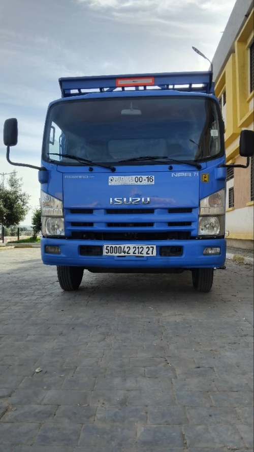 Isuzu NPR 