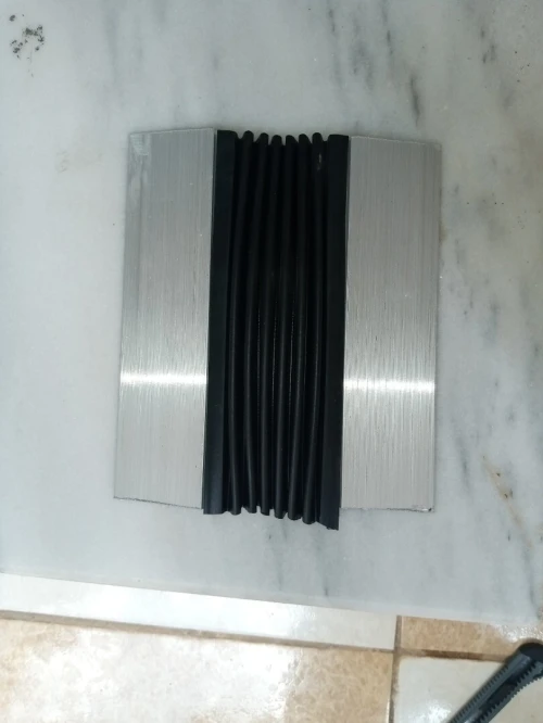 Couvre joint de dilatation