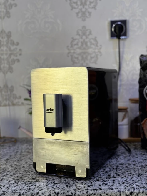 Café machine Beko italyienne Caba france hachoire etat10/10 مكينة قهوة بيكو ايطالية ترحي وتطيب قهوة