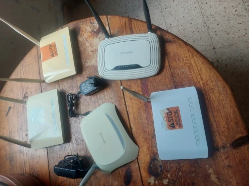 5 MODEMS + 1 ROUTEURS