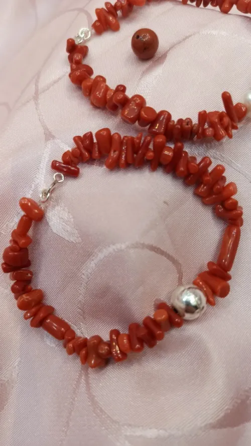 براسلي من المرجان الطبيعي و الفضة 925... Bracelet en corail naturel de kala et argent garanti 925