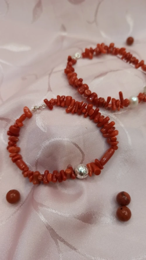 براسلي من المرجان الطبيعي و الفضة 925... Bracelet en corail naturel de kala et argent garanti 925