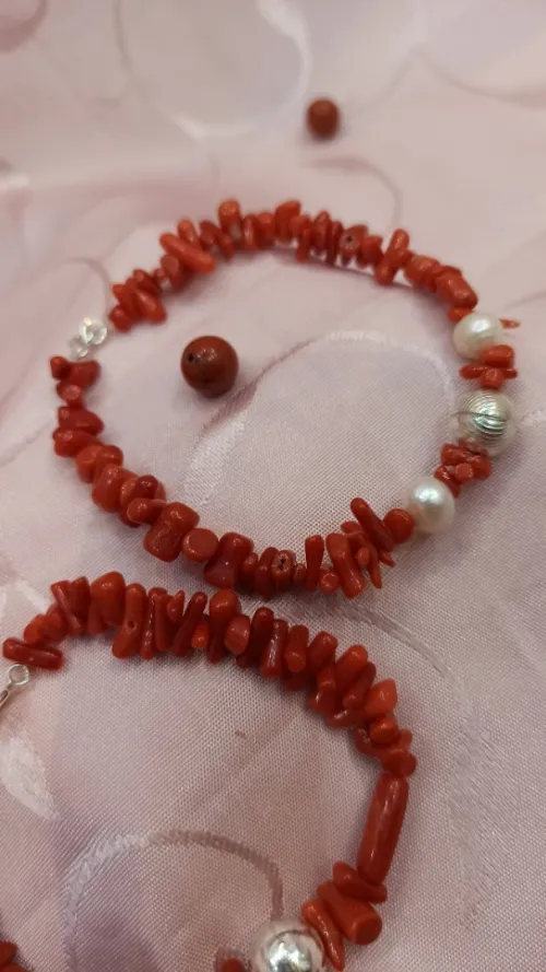 براسلي من المرجان الطبيعي و الفضة 925... Bracelet en corail naturel de kala et argent garanti 925