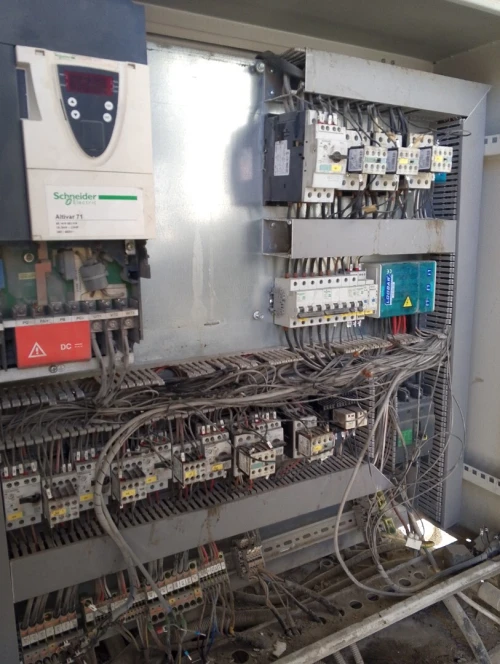 Électricien industriel