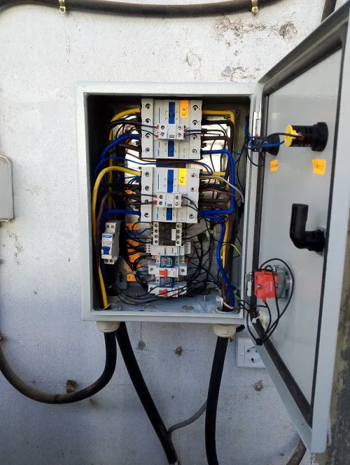 Électricien industriel