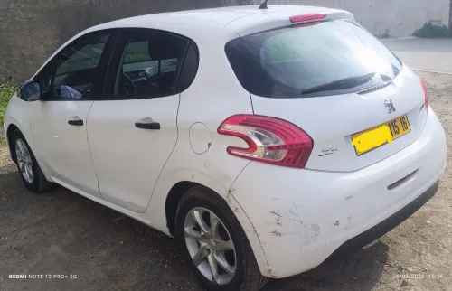 Peugeot 208 2015 Silver Line