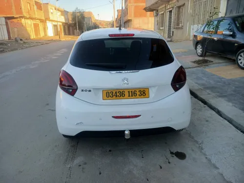 Peugeot 208 2016 Allure Facelift