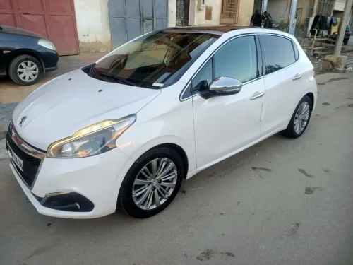 Peugeot 208 2016 Allure Facelift