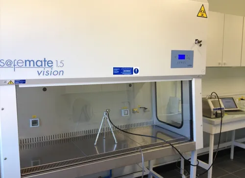 Maintenance et réparation des hottes de laboratoire 