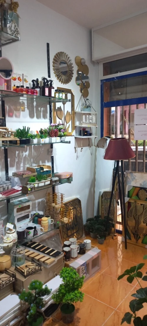 Boutique de décorations et cadeaux a vendre